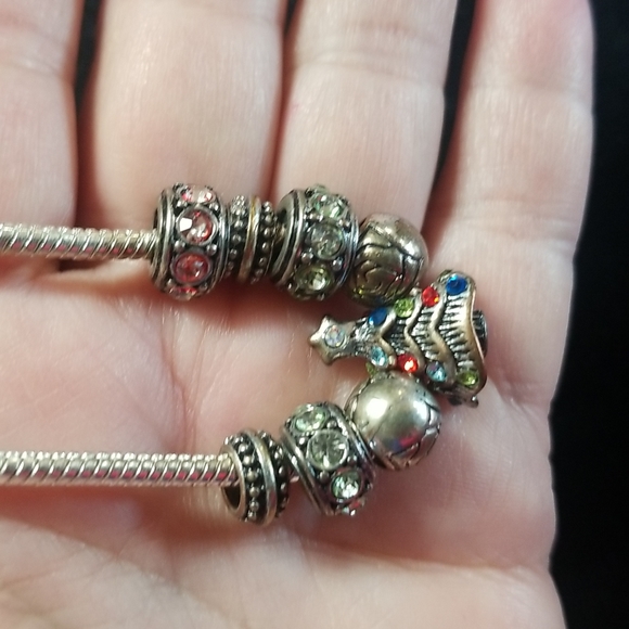 Christmas Charm Bracelet - Picture 5 of 7